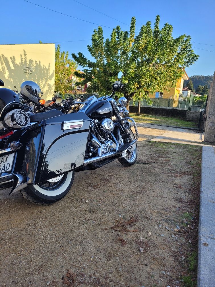 Harley Davidson Road king Chicano style