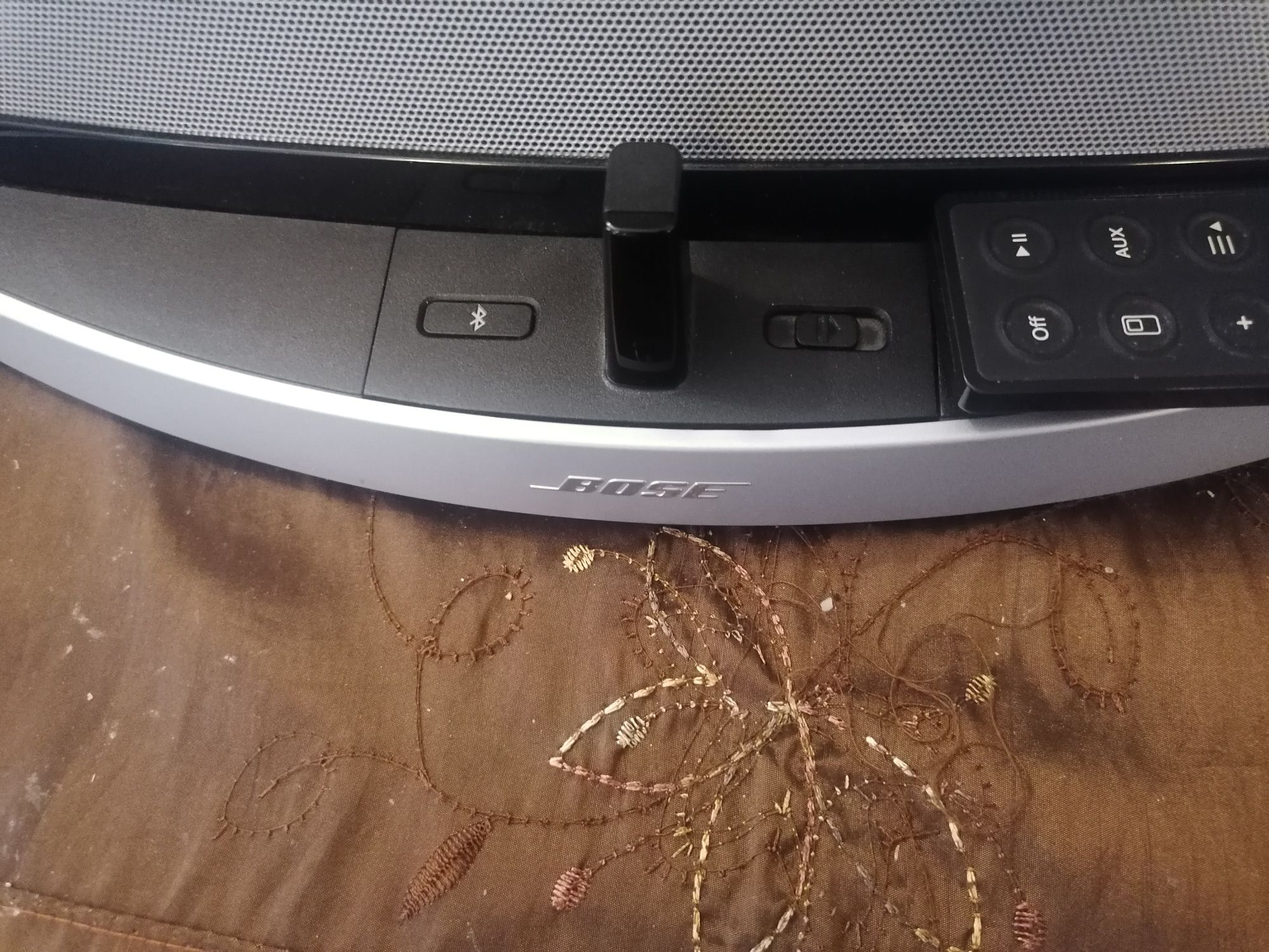 Bose Sounddock 10 bluetooth.