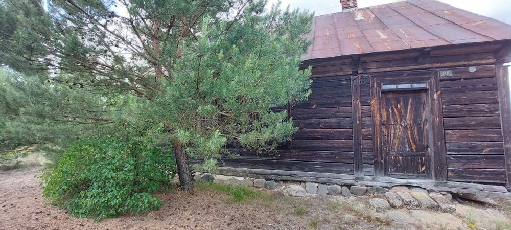 Stary dom drewniany do rozbiórki