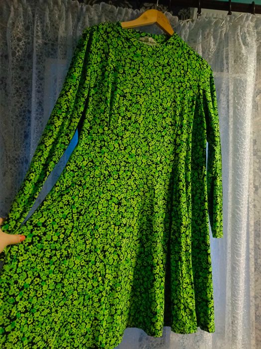 Жіночі сукні в чудовому стані