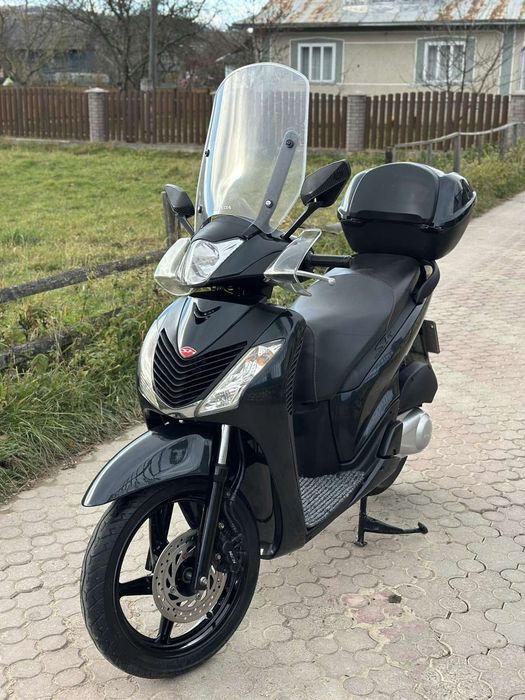 Скутер honda sh150