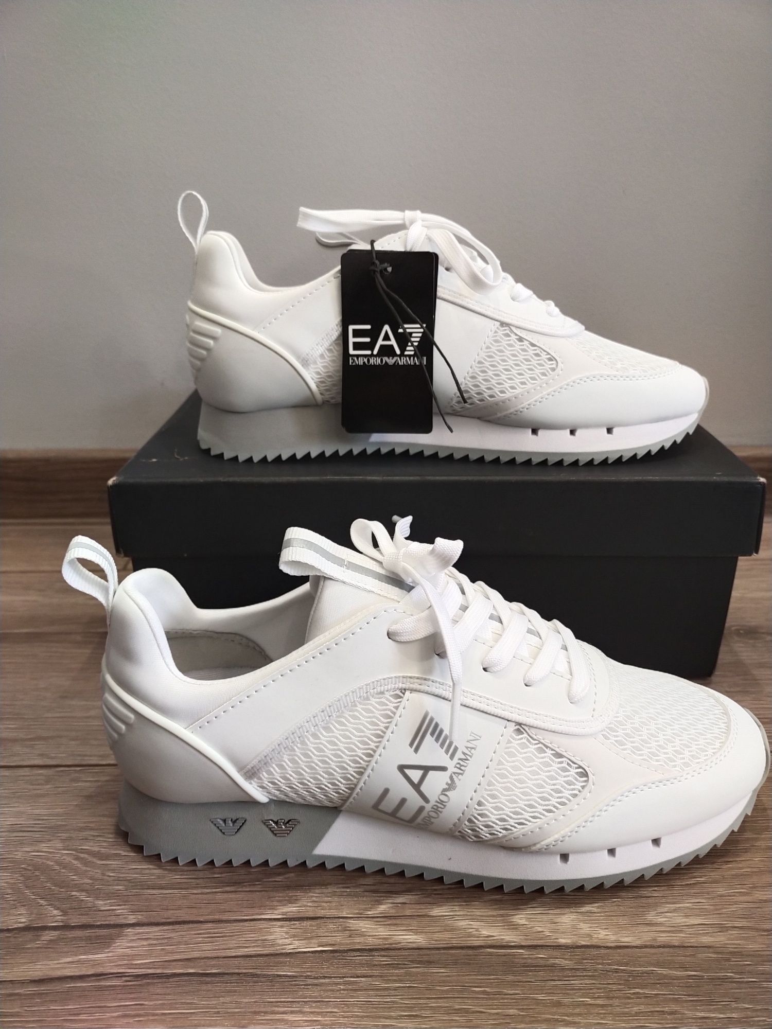 Damskie buty Sneakersy Emporio Armani EA7 X8x027 XK050 - Rozmiar 39