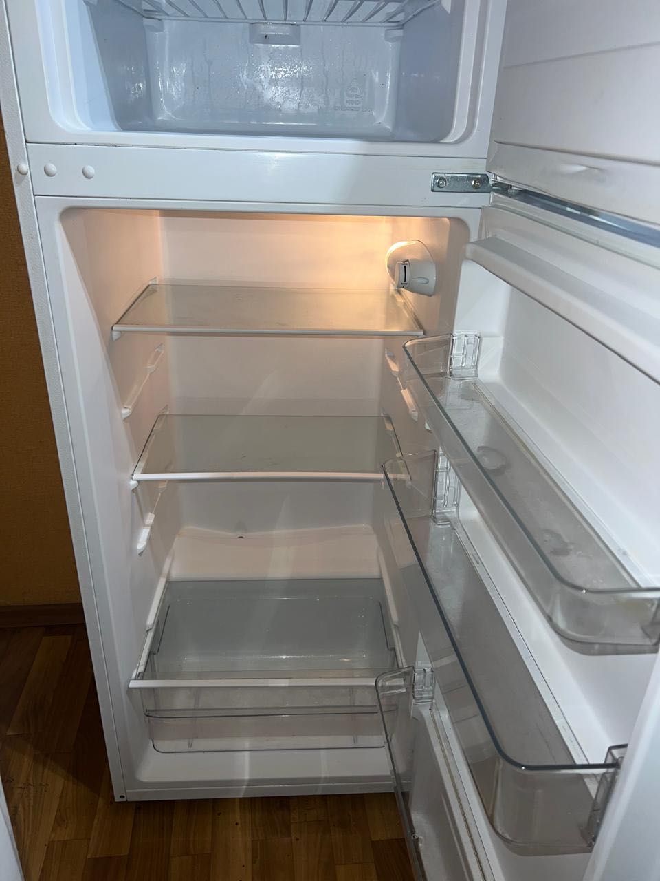 холодильник белый