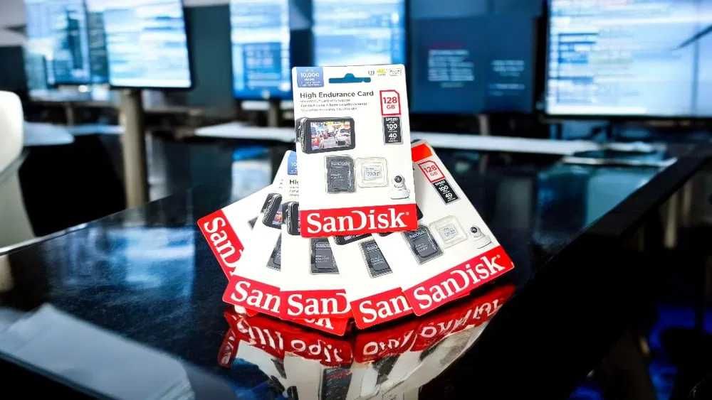 NA LEWARA karta pamieci SanDisk High Endurance microSD + adapter 128GB