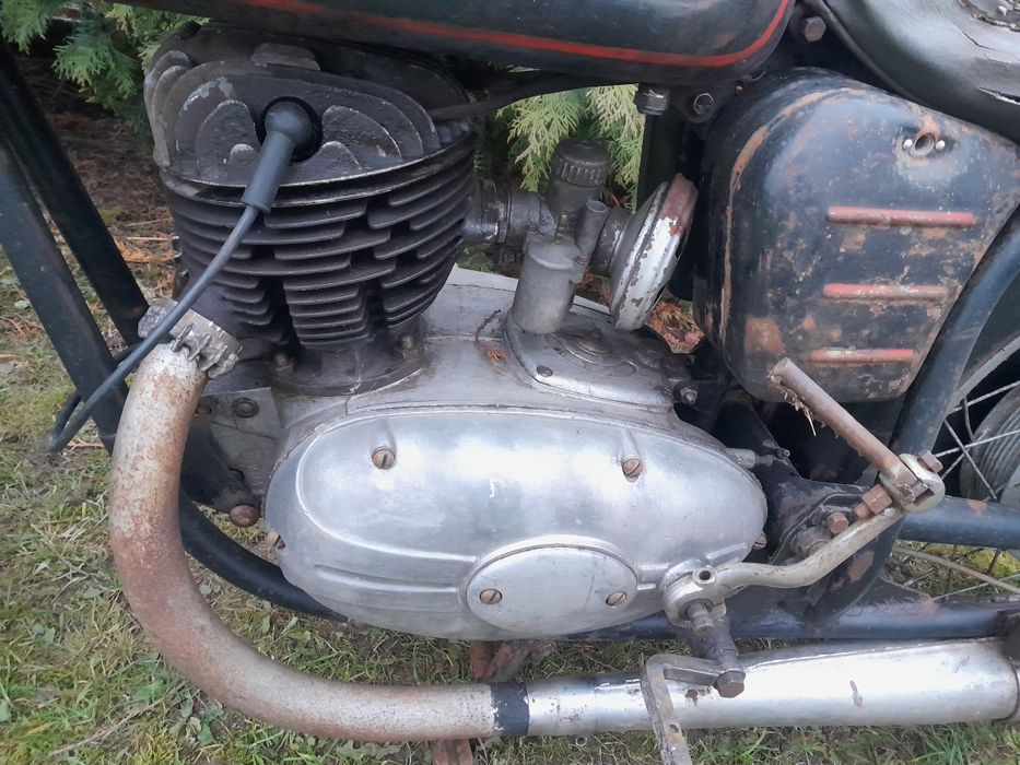 Pannonia TLF de Luxe 250 z 1960 roku do renowacji