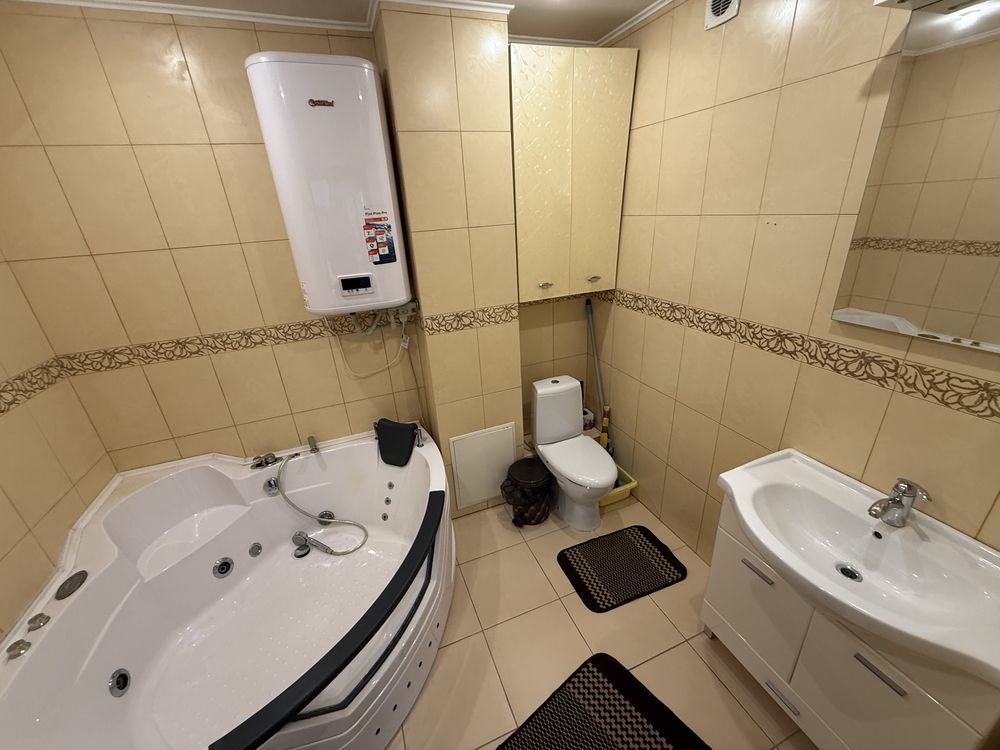 Продажа евродвушки в ЖК Северная звезда.5/9 кирпич,72 метра.