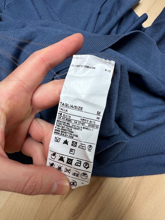 Granatowy sweter męski V-neck Stile Benetton