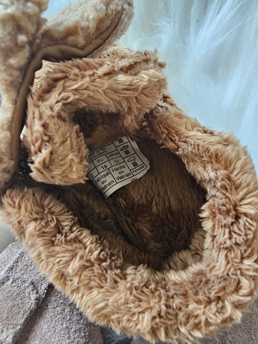 kapcie dziecięce i 2 pary butów codziennych) od 3/6 do 6/12 miesięcy
