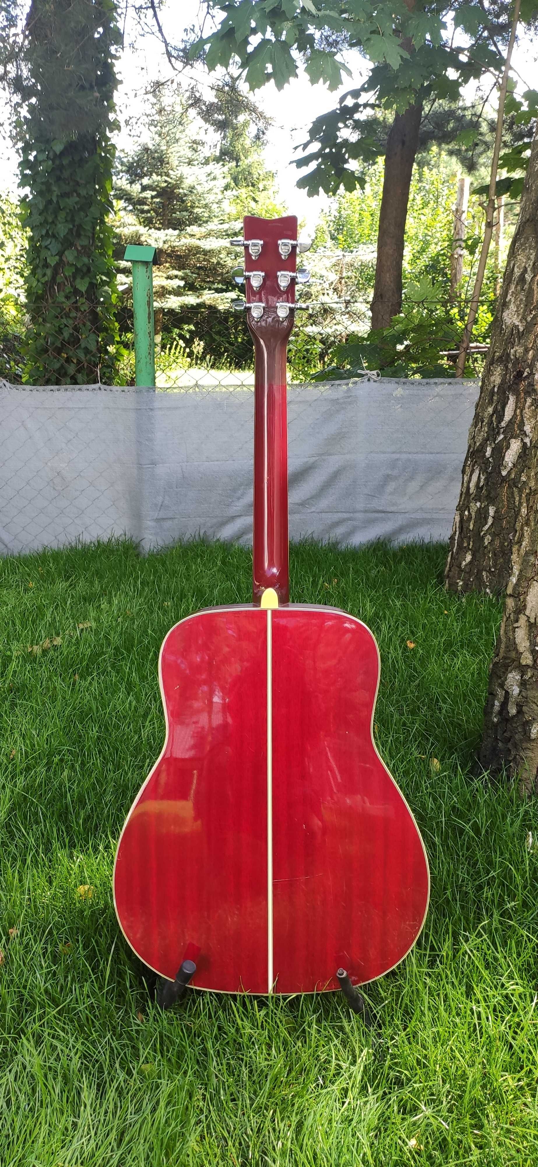 Yamaha FG 351 SB Hummingbird +case