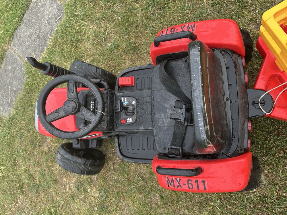 Auto zabawka traktor