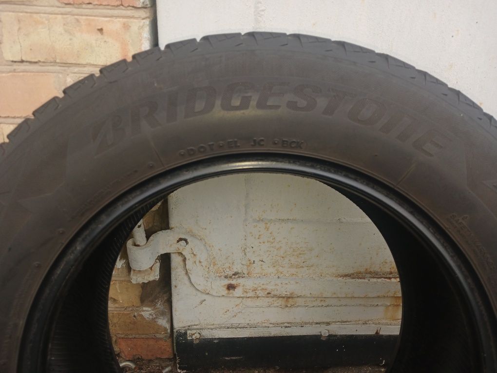 Комплект гуми  Bridgestone