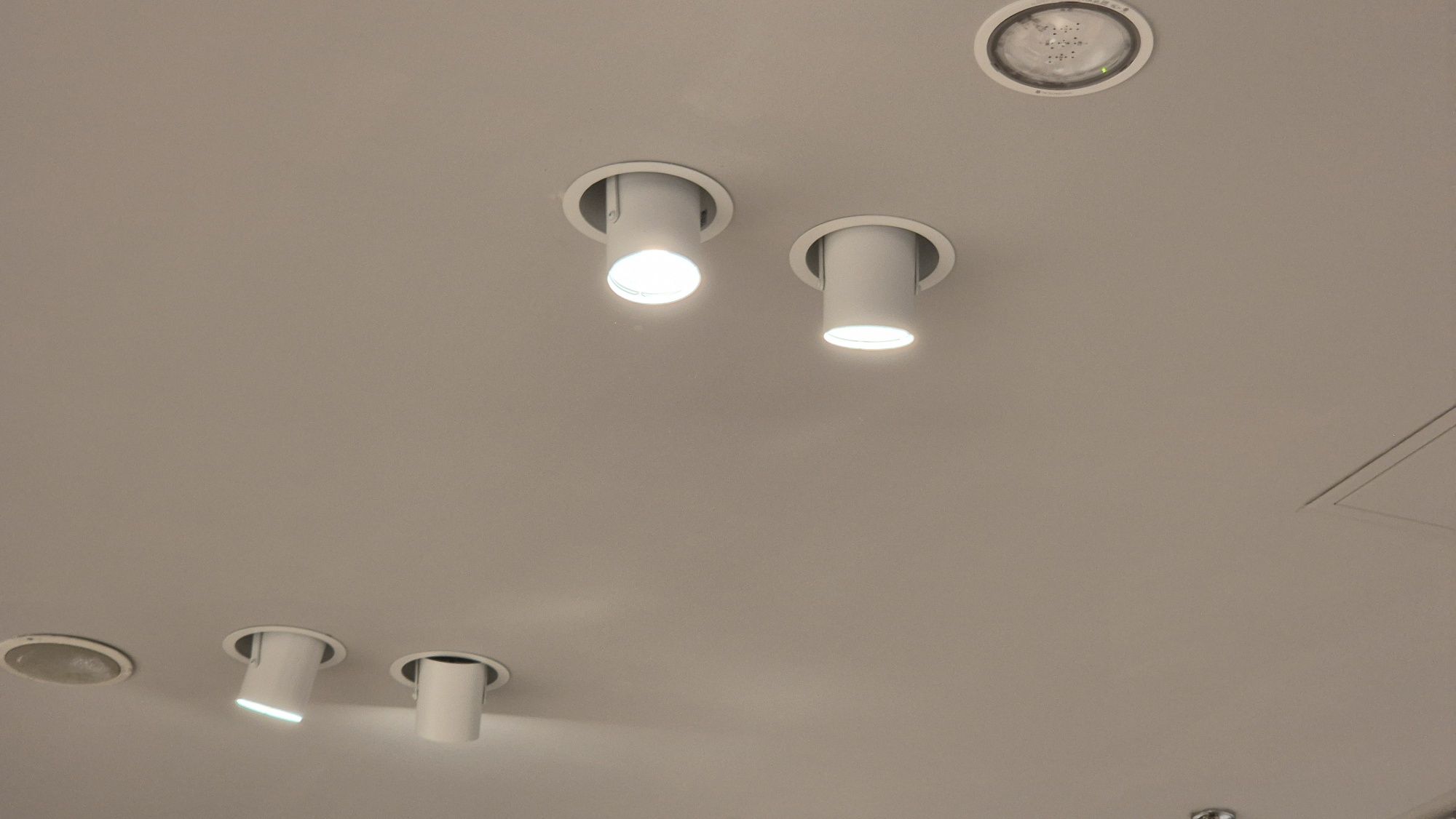Lampa sufitowa wpuszczana led