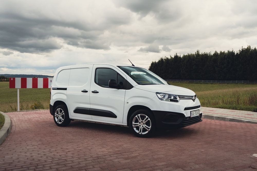 Toyota Proace City Toyota proace city 1.2 benzyna Dostawcze