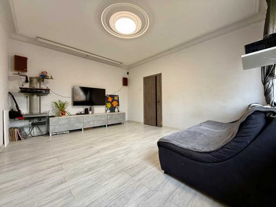 Продаж будинку 4к Олександра Поля (верх)
Леоніда Стромцова вул. 25/2