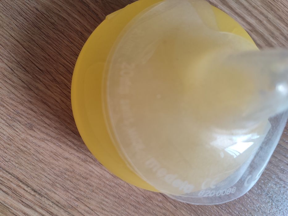 Nakładki, kapturki silikonowe na sutki Medela, do karmienia 20mm
