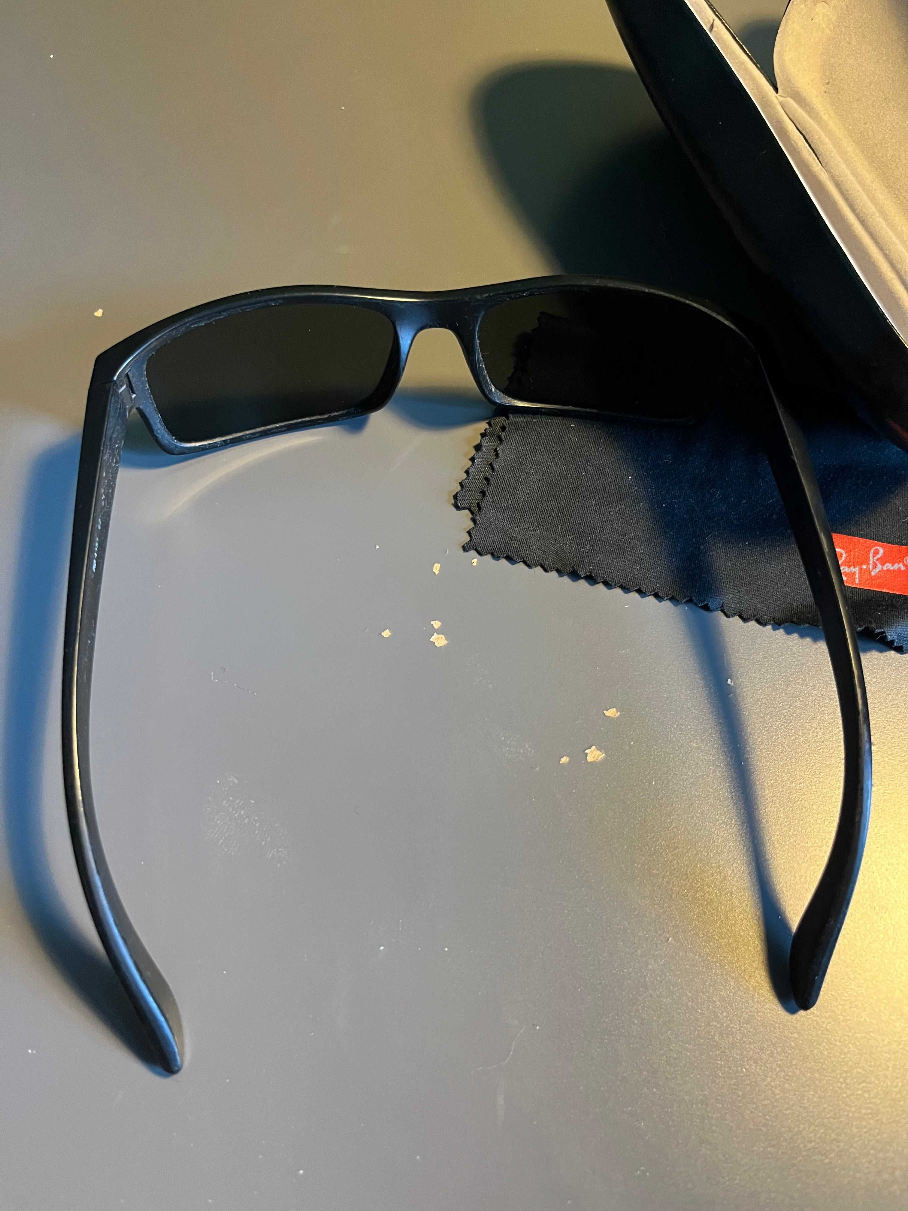 Okulary przeciwsłoneczne Ray Ban, twarde etui, czyścik (używane)