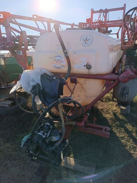 Продам оприскувач ОП-2000