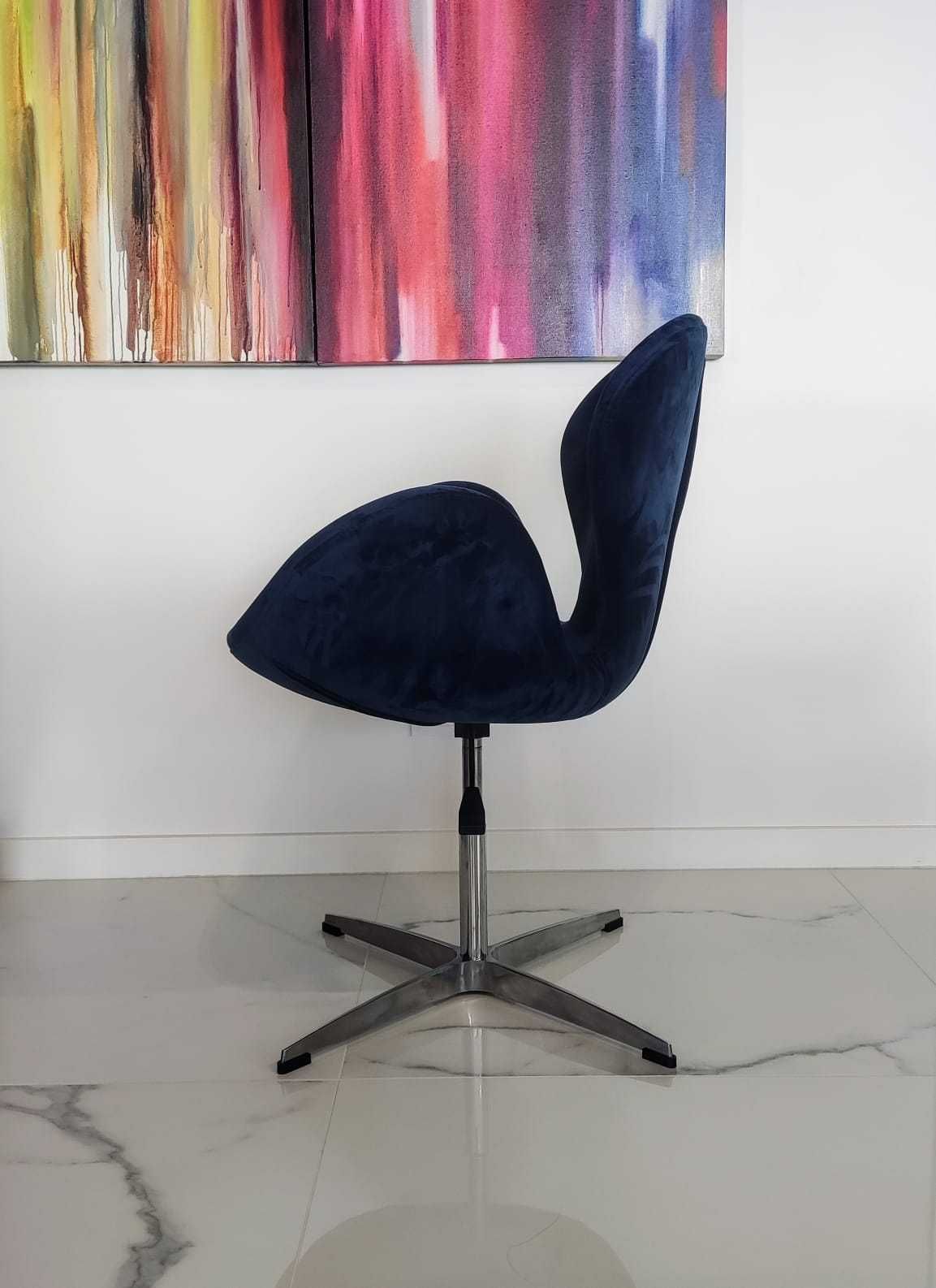 Poltrona "Swan" - Arne Jacobsen (inspiração)