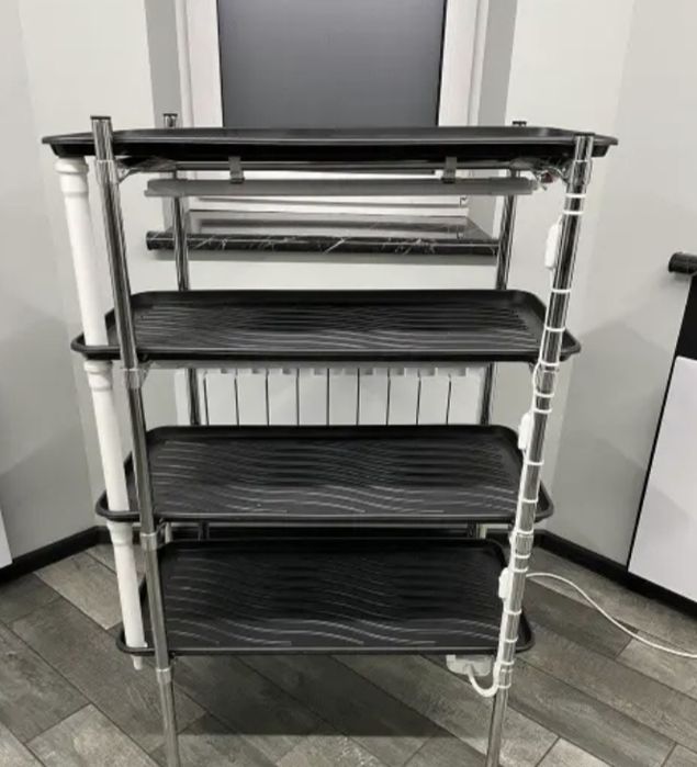 Стілаж для вирощування мікрозелені