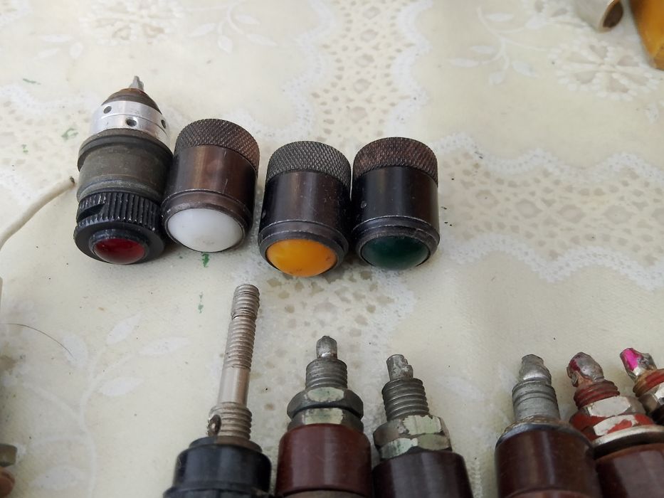 Фонарики, гнезда и другое.