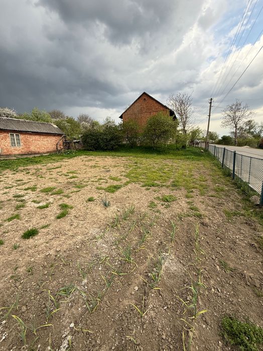 Продаж будинку + земельна ділянка в м. Снятині