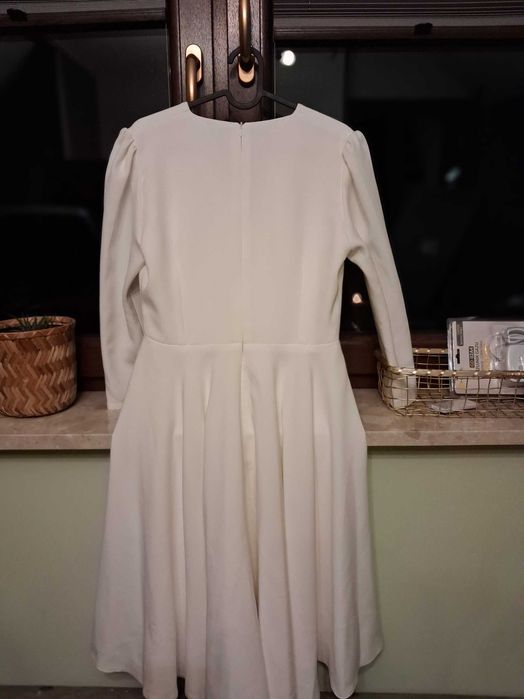 Biała elegancka sukienka/ Suknia ślubna