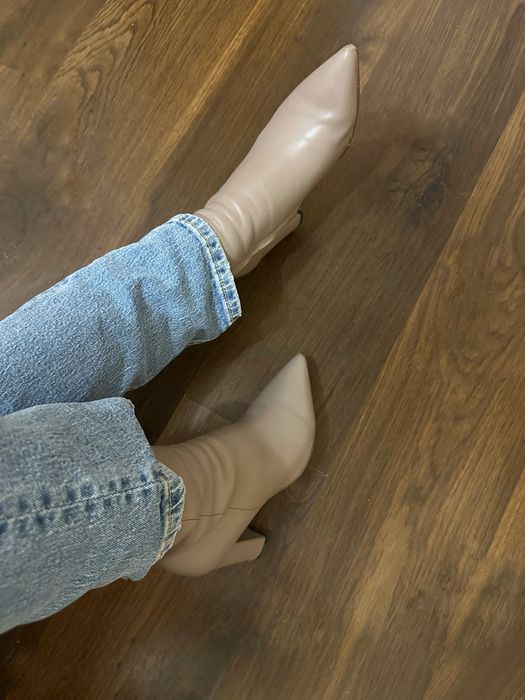 Ботинки на широкому каблуку