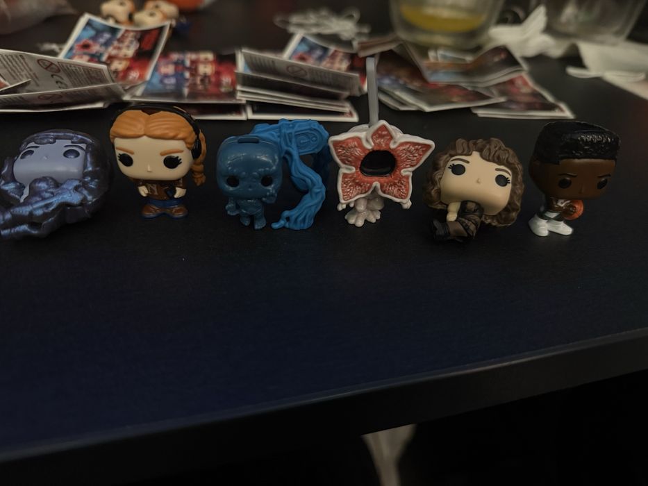 Обміняю або продам фігурки з кіндера дивні дива