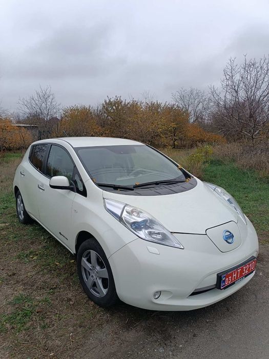 Продам свіжопригнаний Nissan Leaf  2012.батарея 9 палок!!!