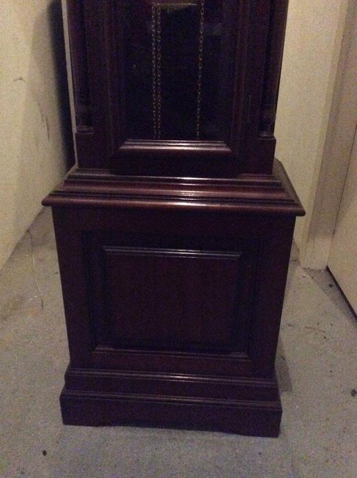 Relógio De Pé Antigo Em Madeira, marca Horlsant à Portreal 1945.