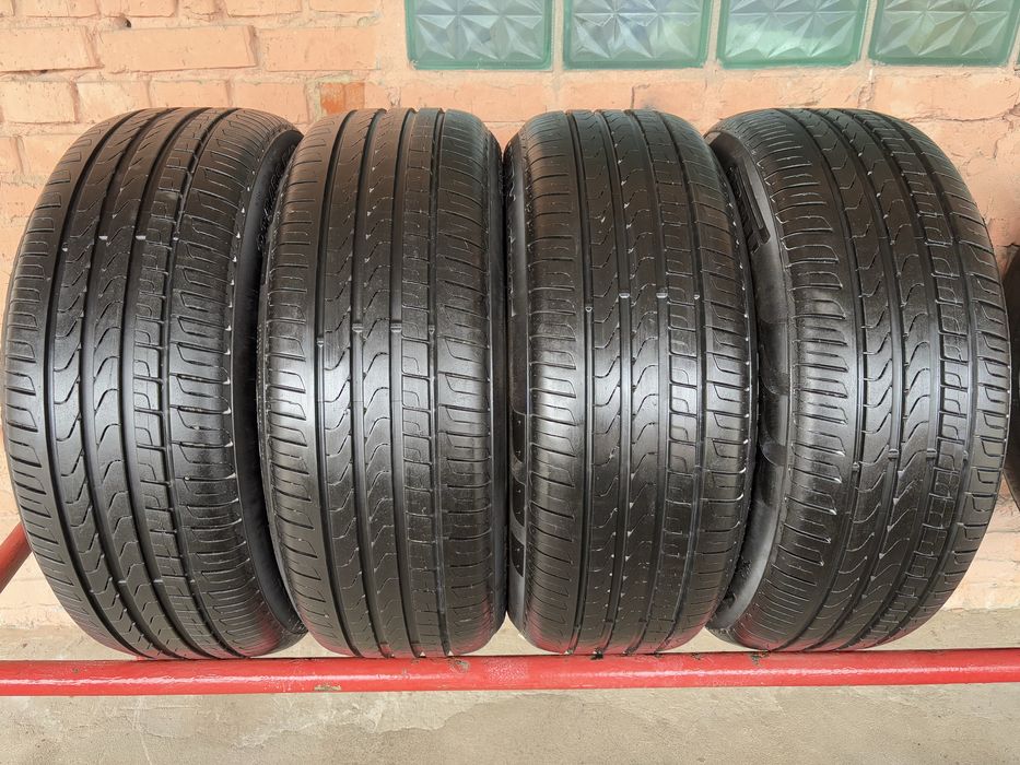 Комплект літніх шин 235/55R19 Pirelli