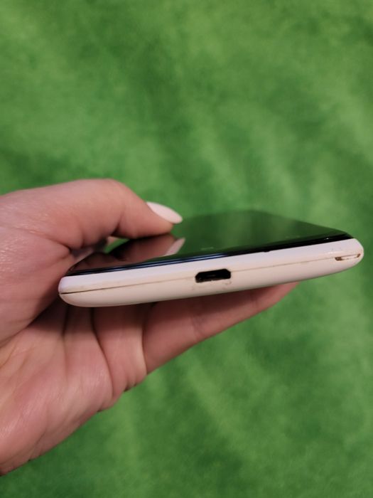 Телефон Lenovo S820