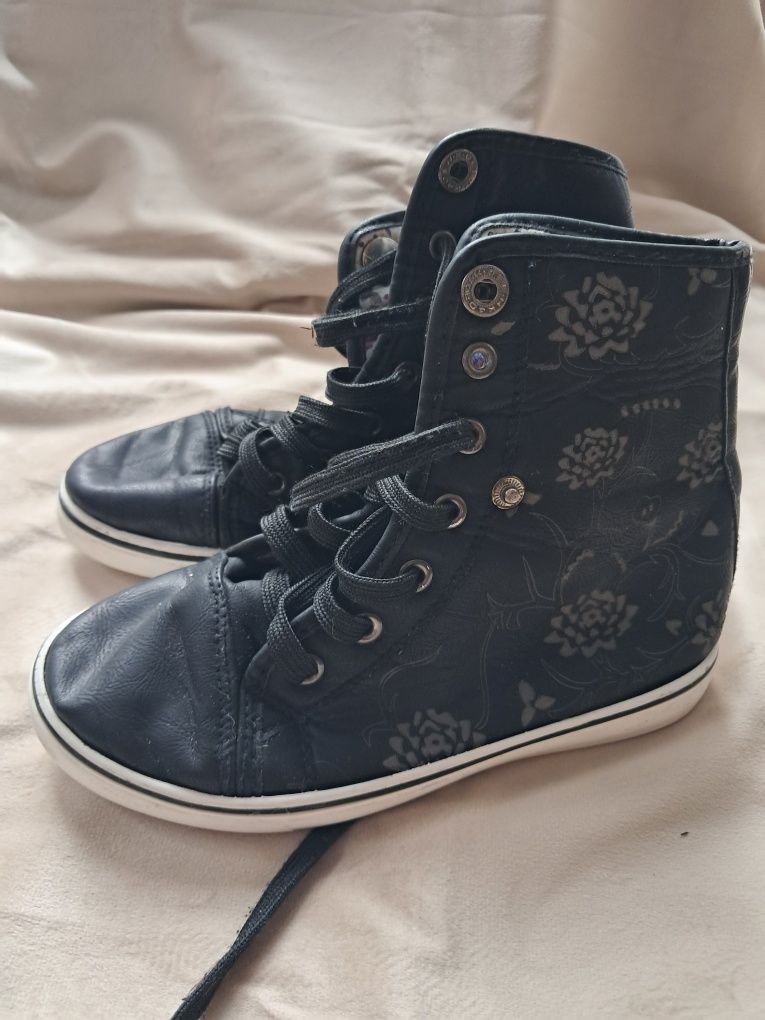 Czarne trampki rozmiar 34