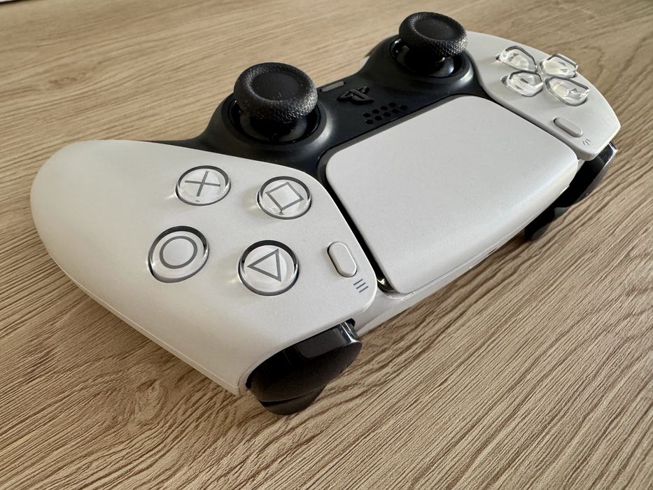 Comando PS5 DualSense (PS5/PC/Mac/Bluetooth) - 5 Anos de Garantia