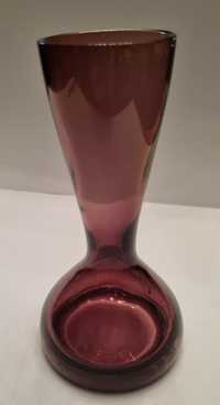 Mały wazon w bardzo ładnym kolorze