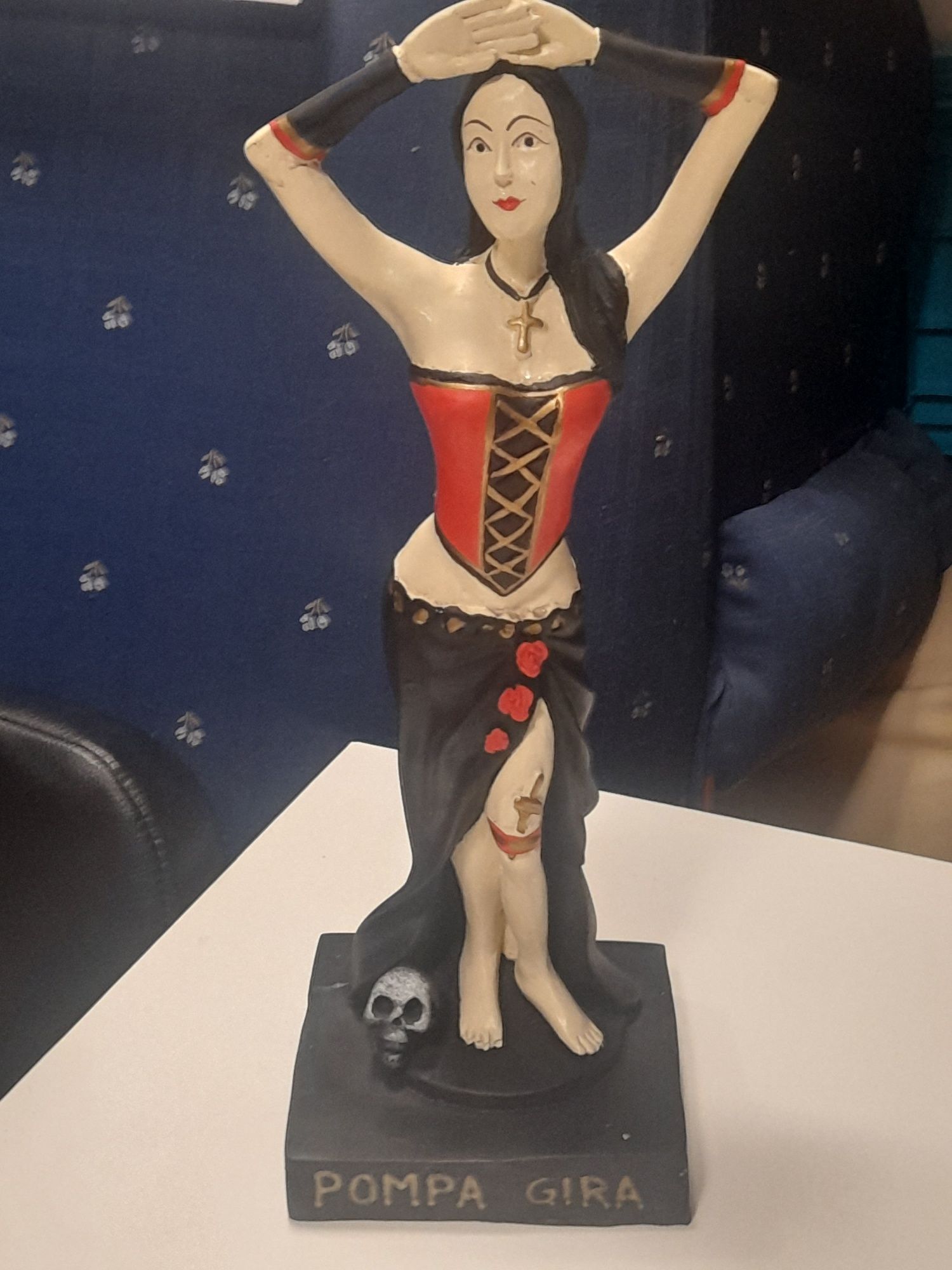 Estatueta Deusa Pomba Gira, 42cm