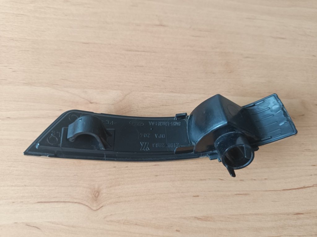 Obudowa kierunkowskazu lusterka lewego Ford Focus MK3