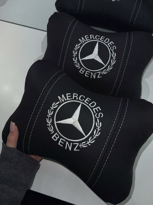 Подушки на підголівник із логотипом Mercedes-Benz