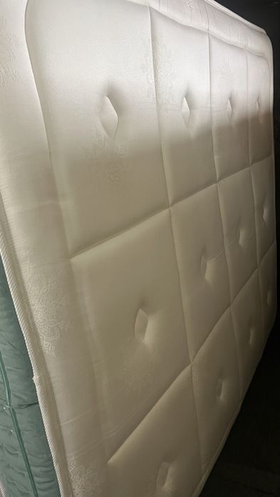 Colchao king size como novo 200x180