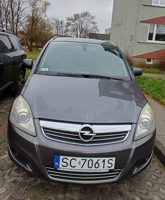 Opel Zafira B 1.8 Benzyna + LPG,  grudzień 2009 r., wersja Cosmo, 7-os