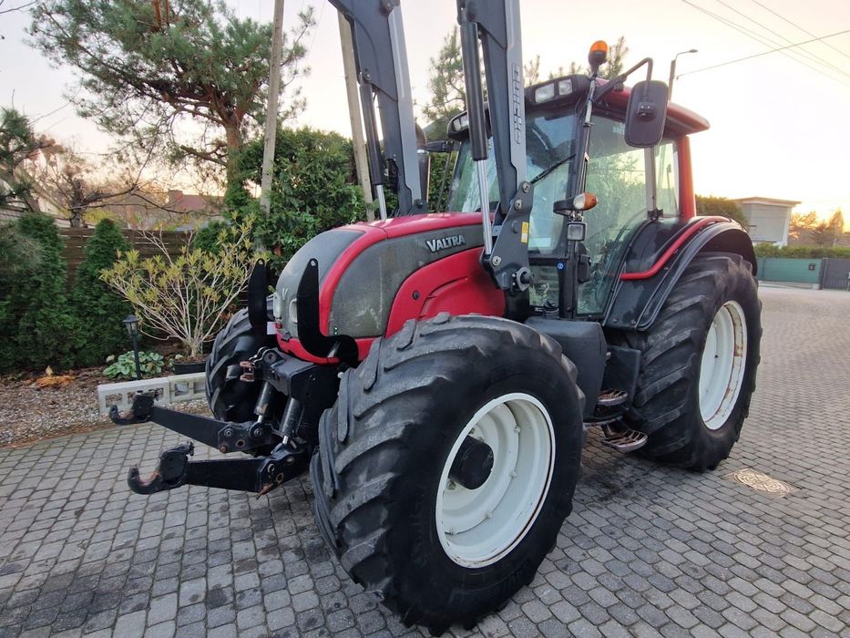 Valtra N141  8214MTG Import Oryginał Tuz Piewszy właściciel Ciągnik rolniczyużywany