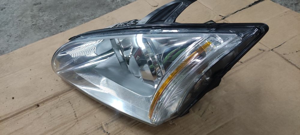Reflektor lewy przód przedni lampa lewa przednia Xenon ksenon Focus 2