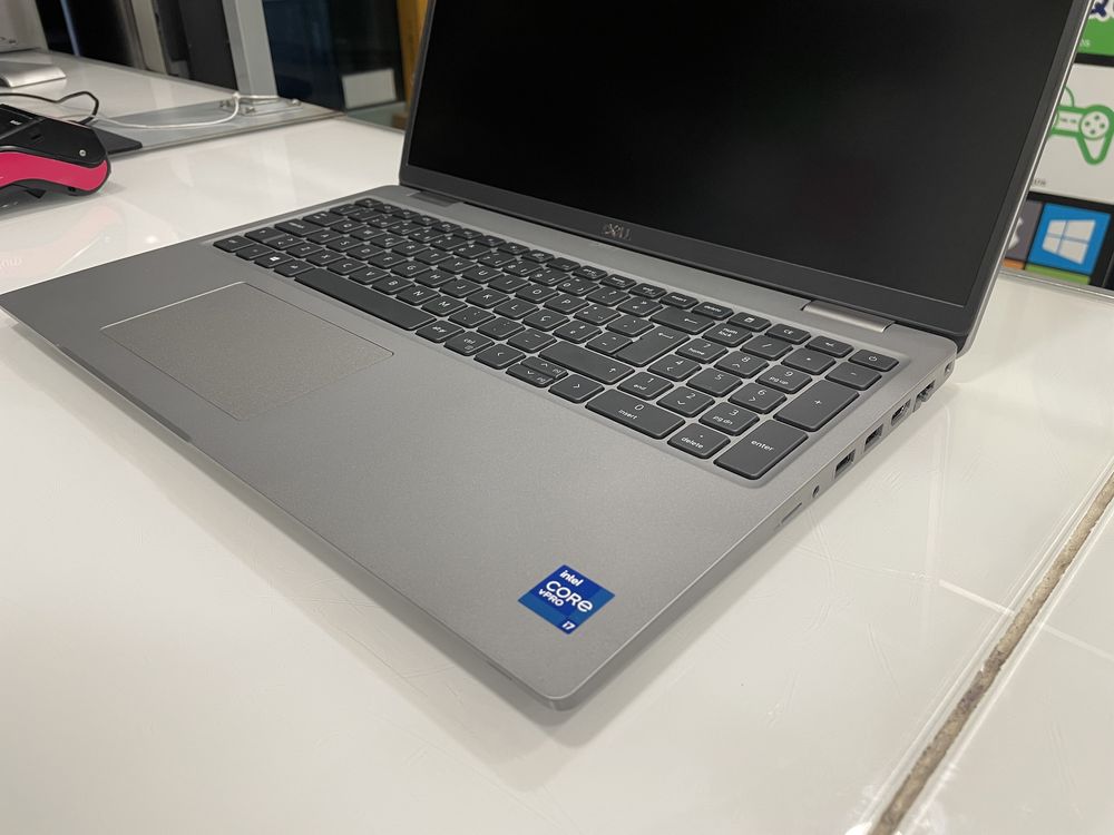 Vendo Dell Latitude 5520 i7 32GB RAM 512GB