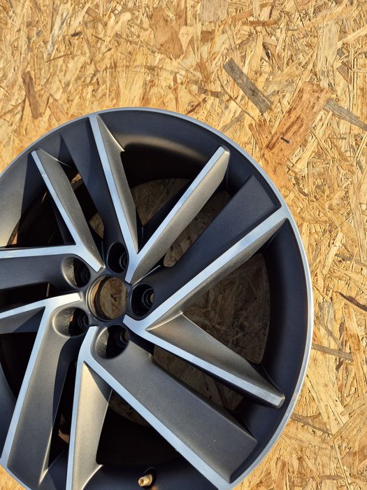 Skoda Fabia III Rapid 5JA.601.025J 7JX17 Et46 Stan bardzo dobry felga