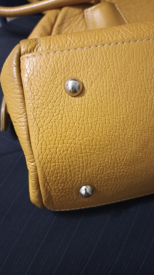 Сумка жіноча з натуральної шкіри бренд ''L . CREDI''  Made in Italy.