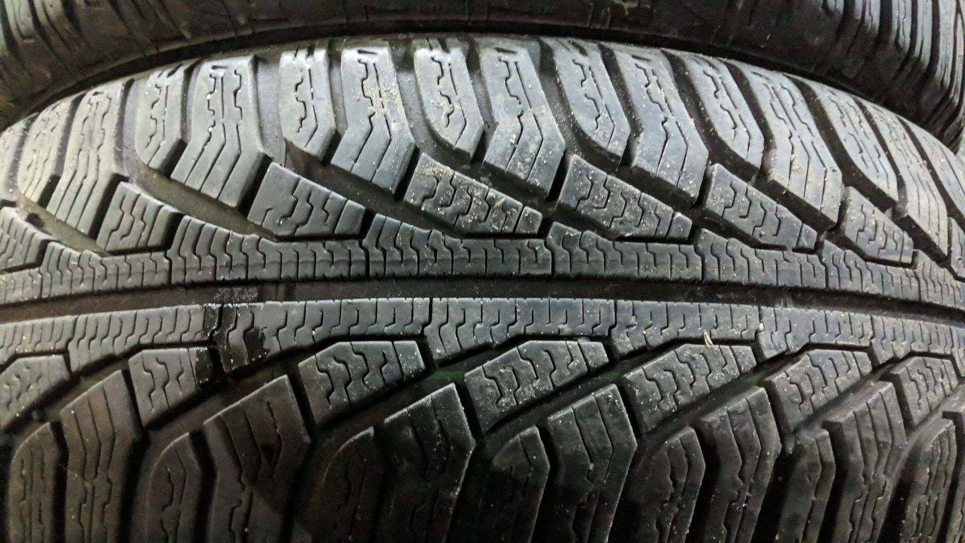 185/65R15 Continental