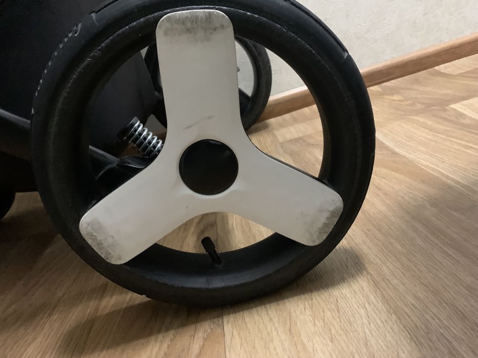 Дитяча коляска