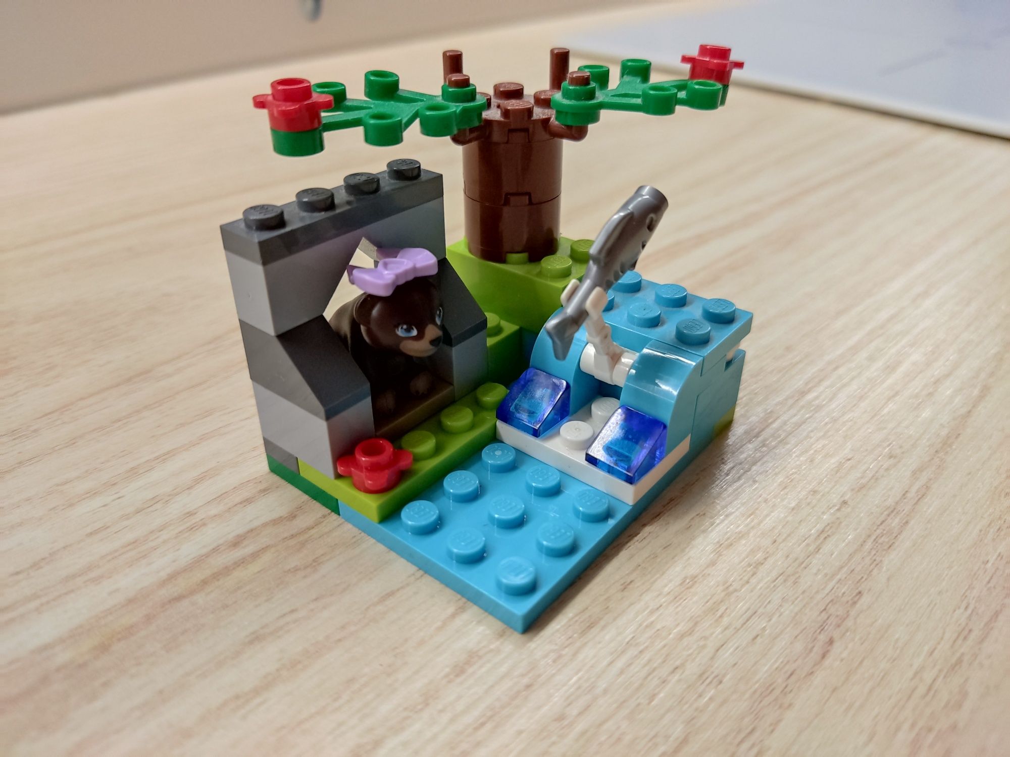 Klocki LEGO Friends - rzeka misia 41046 niedźwiedź łosoś