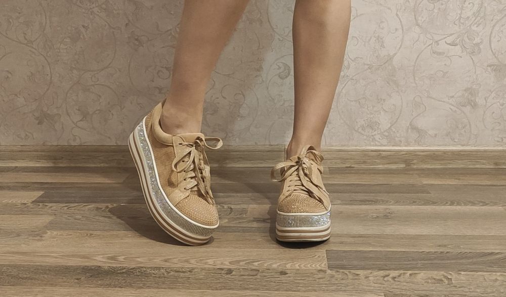 Кеди жіночі, туфлі, кросівки, снікерси на платформі танкетці 39-40р