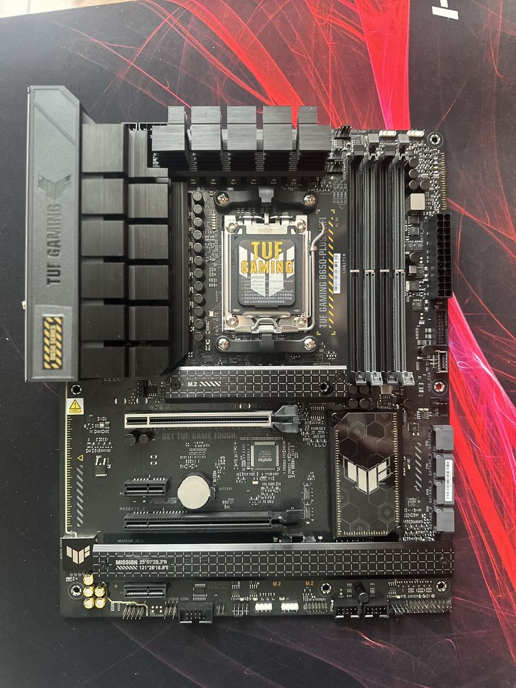 Материнська плата Asus TUF Gaming B650-Plus Wi-Fi